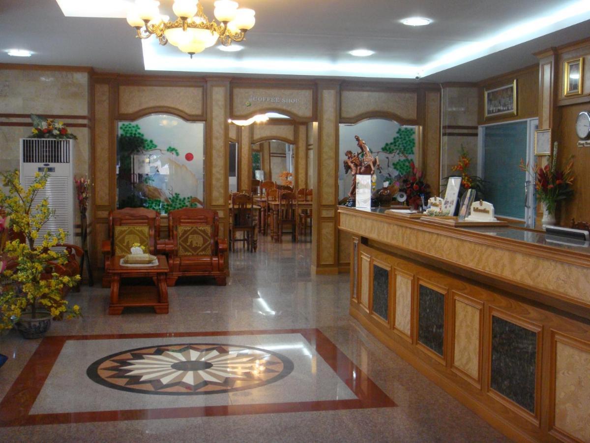 Submukda Phoomplace Hotel Mukdahan Buitenkant foto