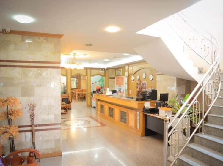 Submukda Phoomplace Hotel Mukdahan Buitenkant foto