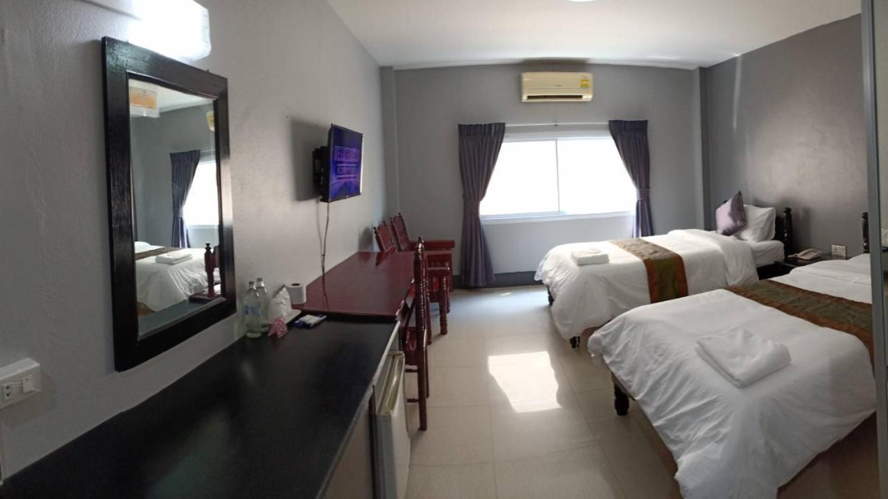 Submukda Phoomplace Hotel Mukdahan Buitenkant foto