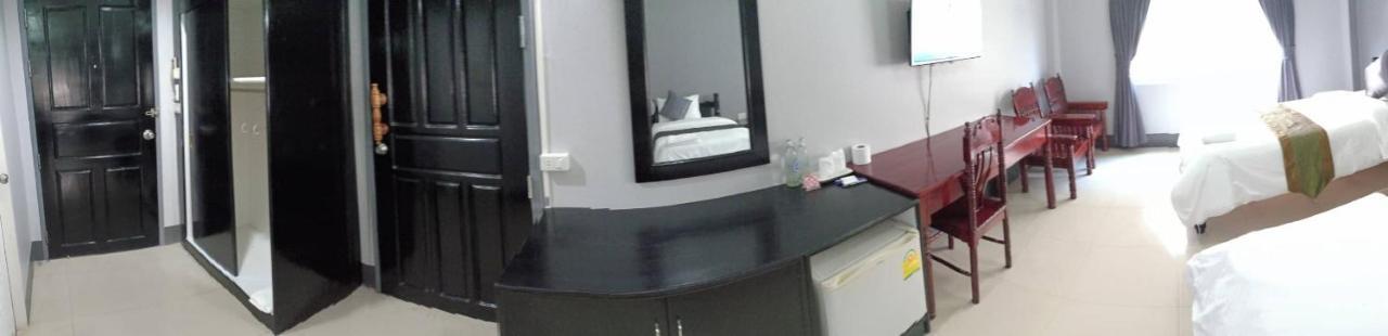 Submukda Phoomplace Hotel Mukdahan Buitenkant foto