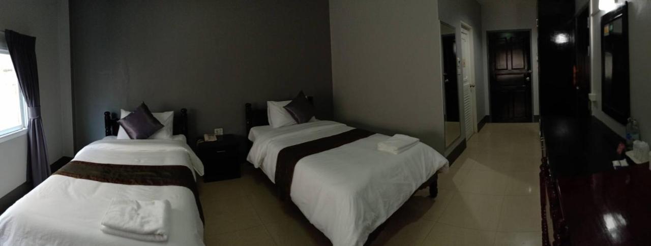 Submukda Phoomplace Hotel Mukdahan Buitenkant foto
