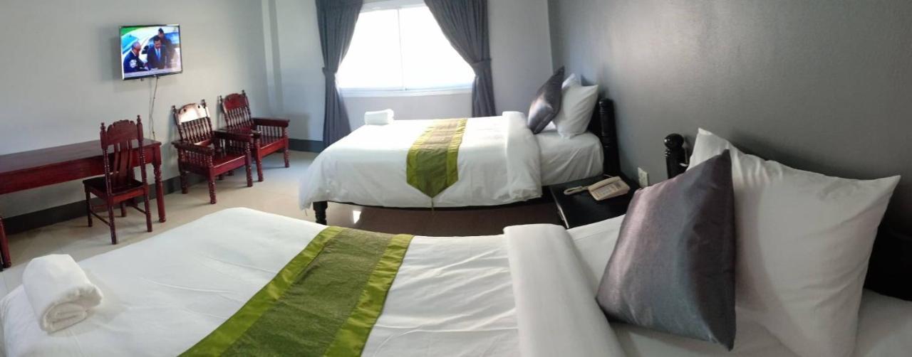 Submukda Phoomplace Hotel Mukdahan Buitenkant foto