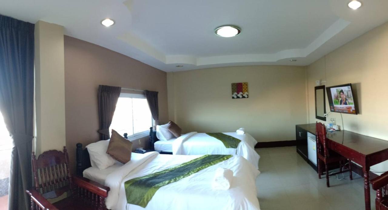Submukda Phoomplace Hotel Mukdahan Buitenkant foto