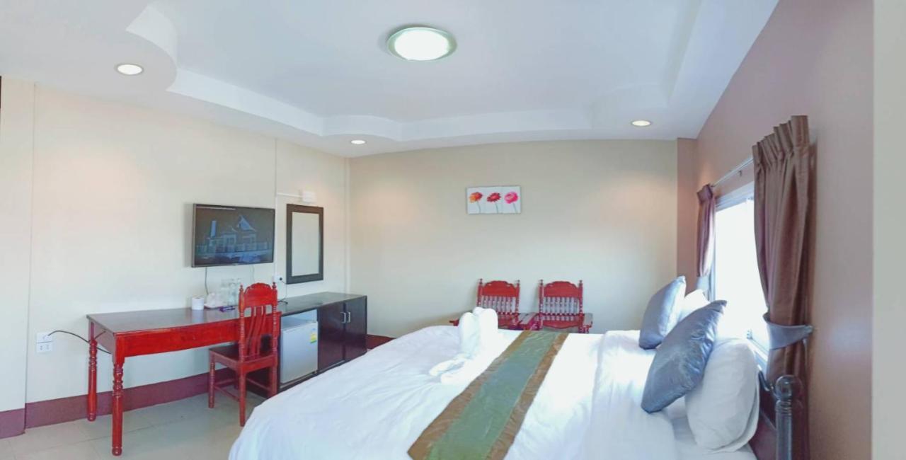 Submukda Phoomplace Hotel Mukdahan Buitenkant foto