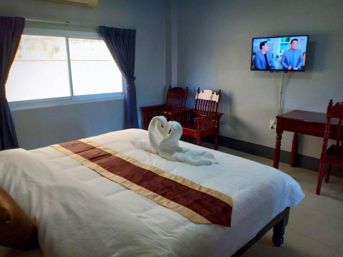 Submukda Phoomplace Hotel Mukdahan Buitenkant foto
