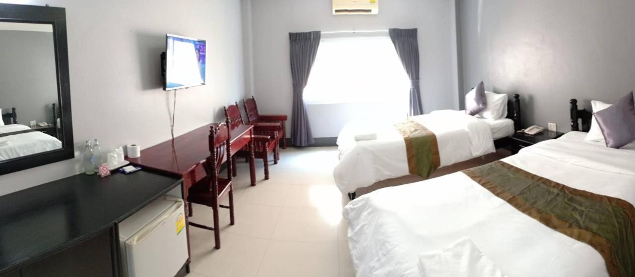 Submukda Phoomplace Hotel Mukdahan Buitenkant foto