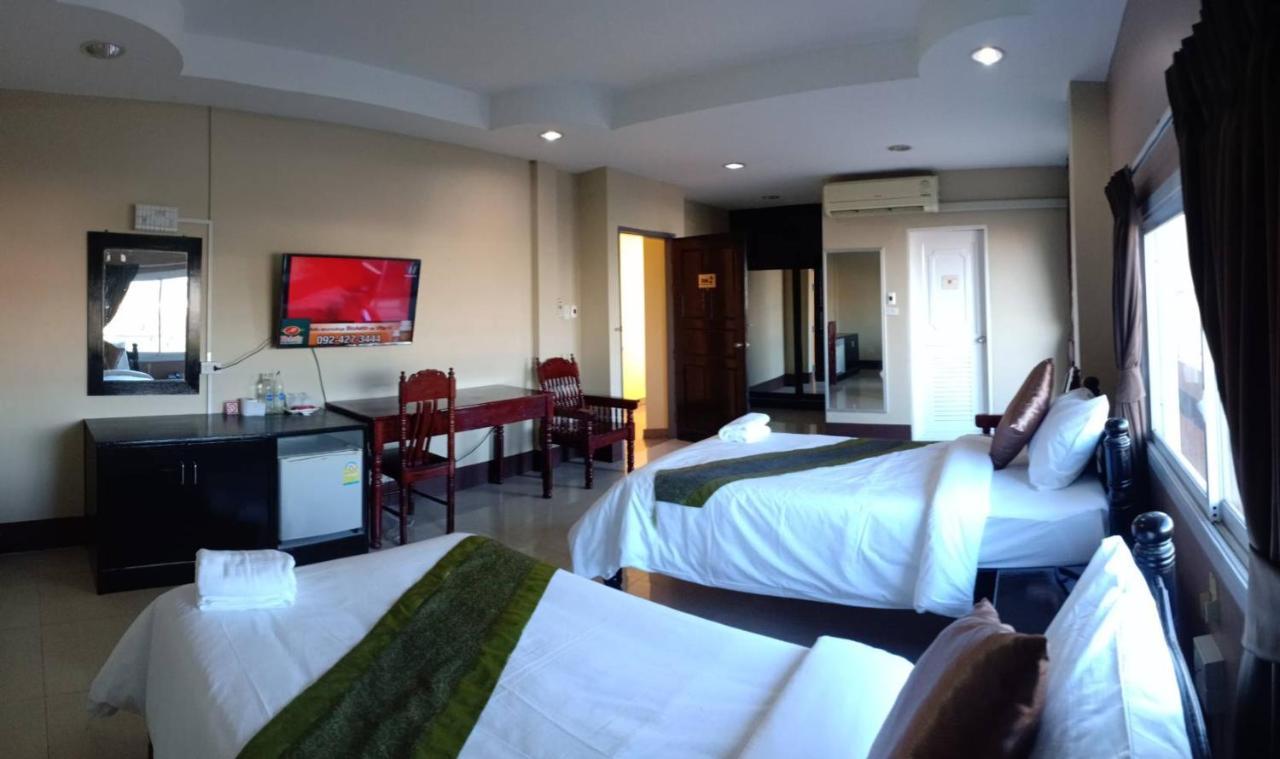 Submukda Phoomplace Hotel Mukdahan Buitenkant foto