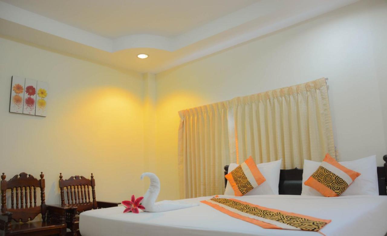 Submukda Phoomplace Hotel Mukdahan Buitenkant foto