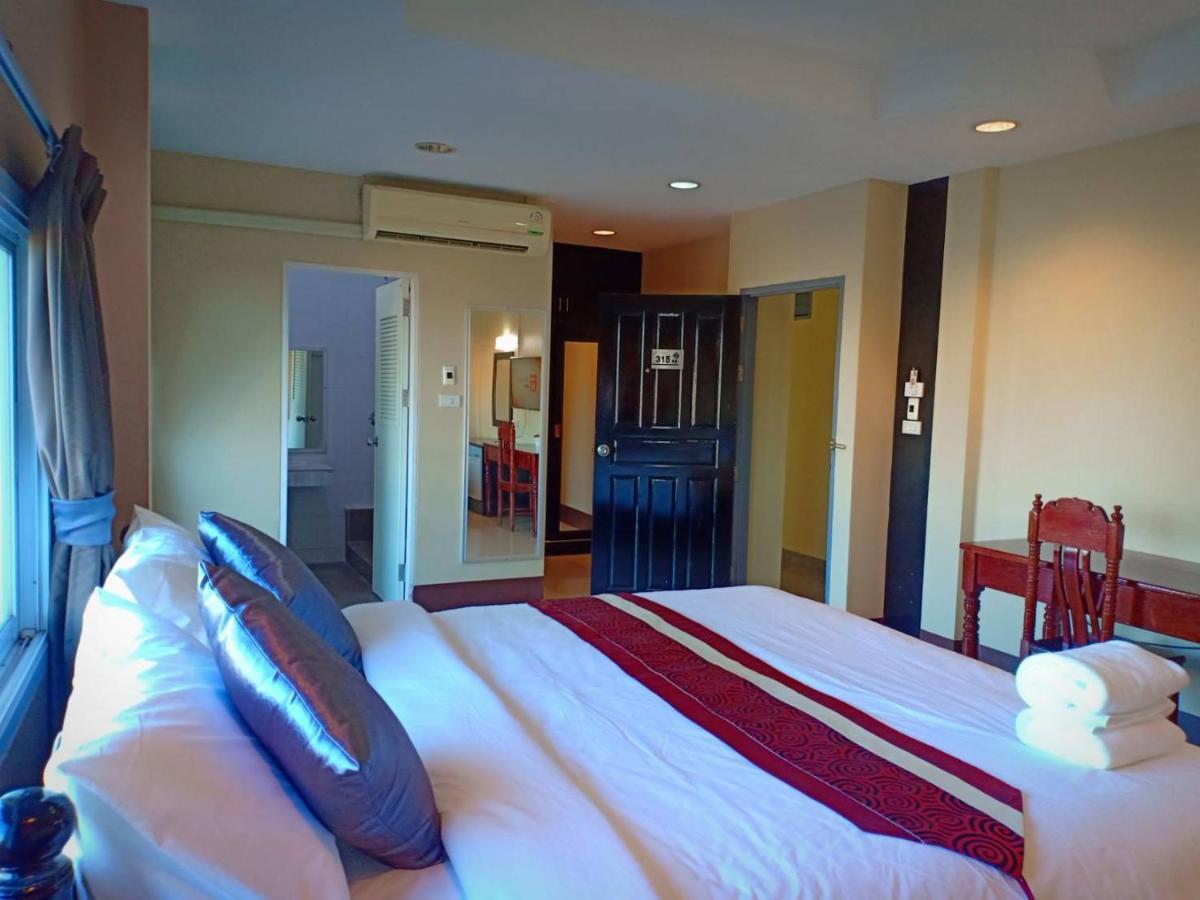 Submukda Phoomplace Hotel Mukdahan Buitenkant foto