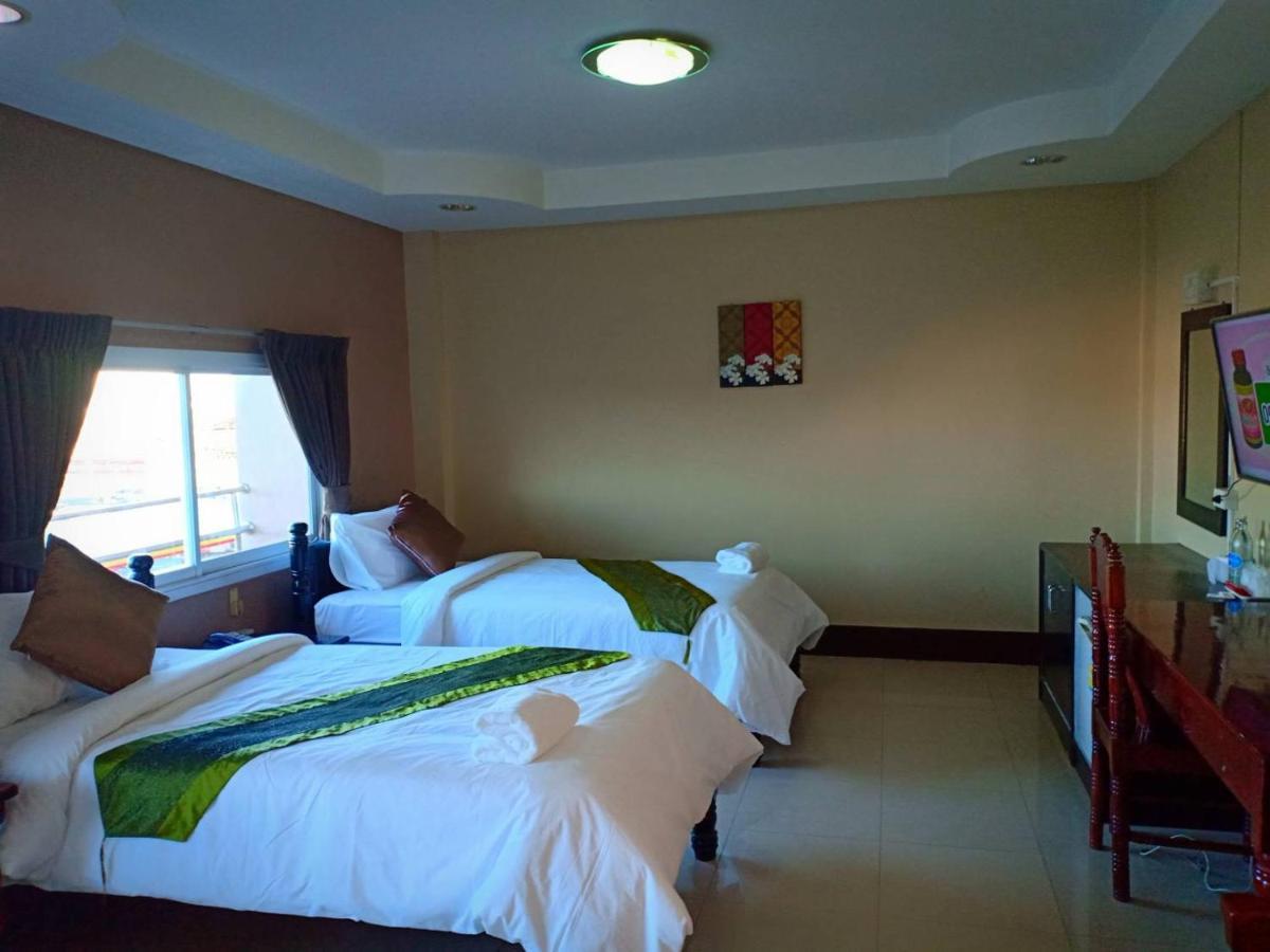 Submukda Phoomplace Hotel Mukdahan Buitenkant foto