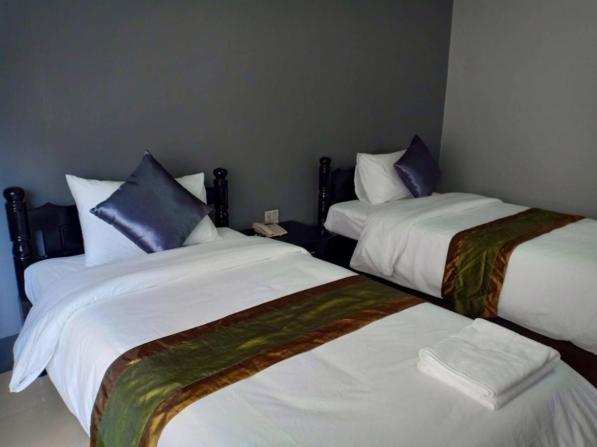 Submukda Phoomplace Hotel Mukdahan Buitenkant foto