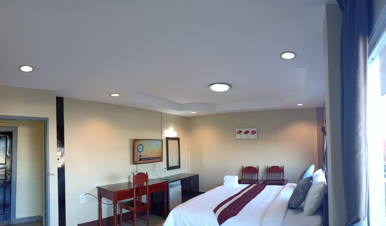 Submukda Phoomplace Hotel Mukdahan Buitenkant foto